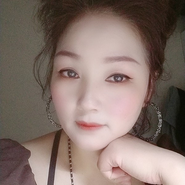洛尘向优雅的照片