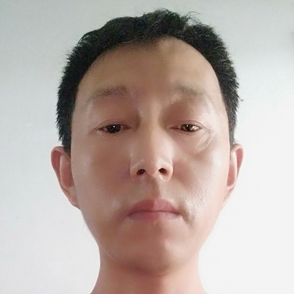 过客深拥等待的照片