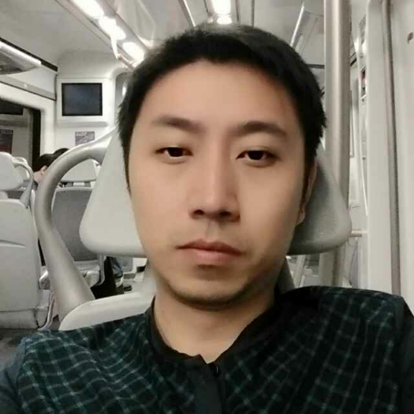等候女王的照片