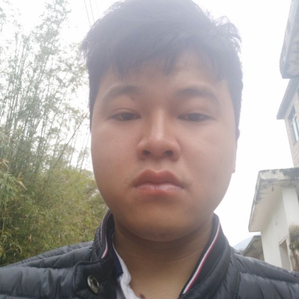 哭泣机器猫的照片
