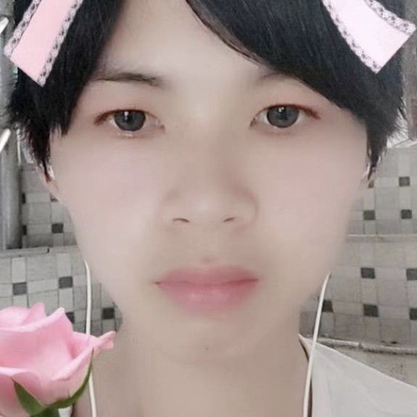 香蕉爱恋百合的照片