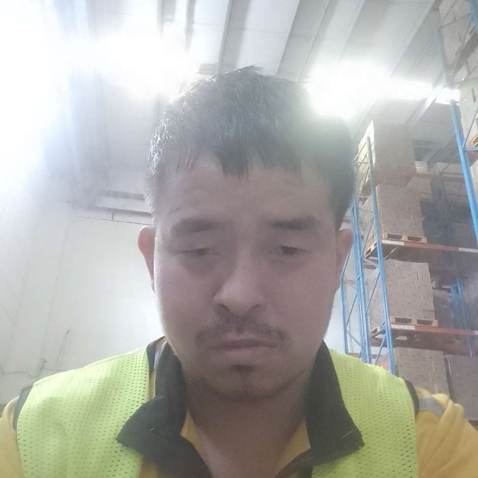 土豪挽手涟漪的照片