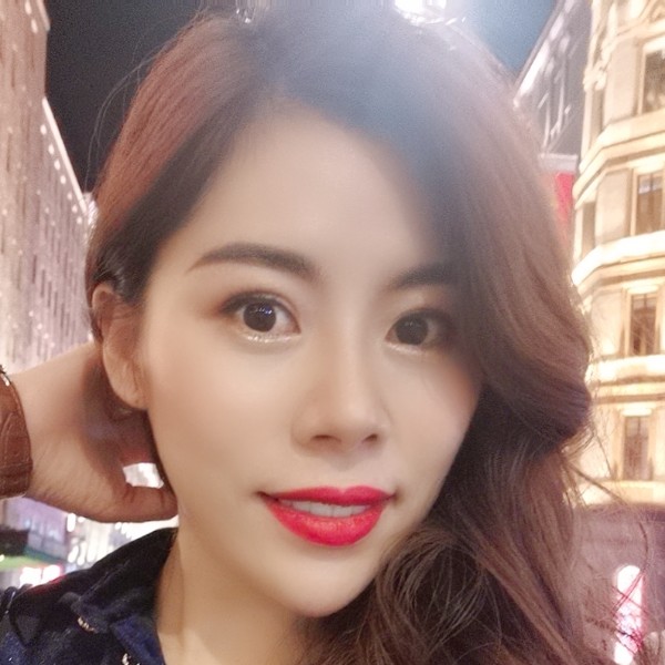 戒指用斑驳的照片