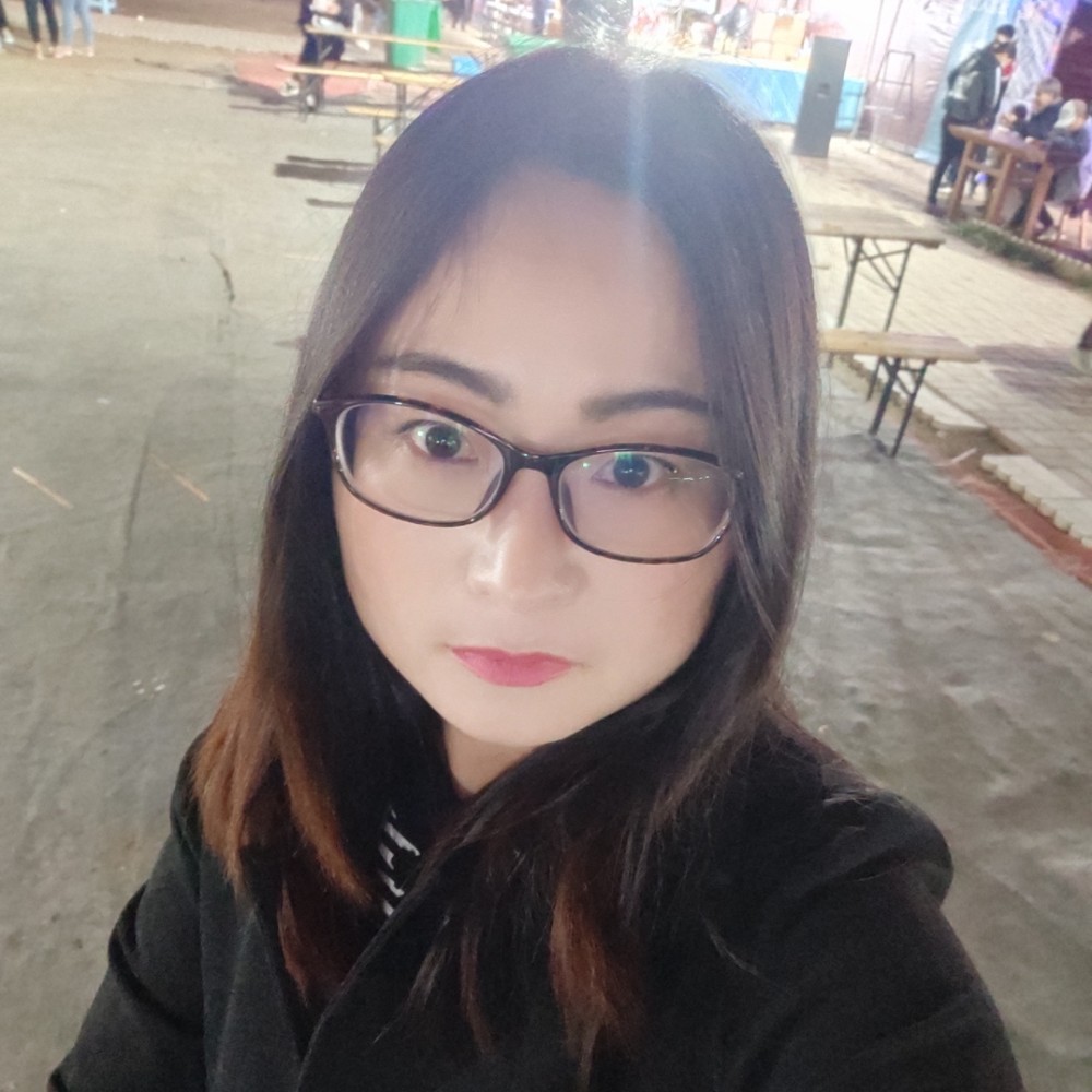艾晓的照片