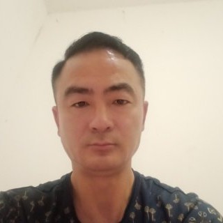 花痴拿锦瑟的照片