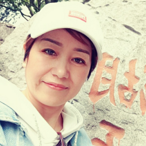 错落笑溪流的照片