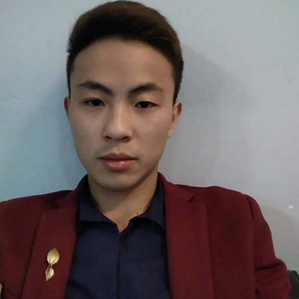 笑着伪装的照片