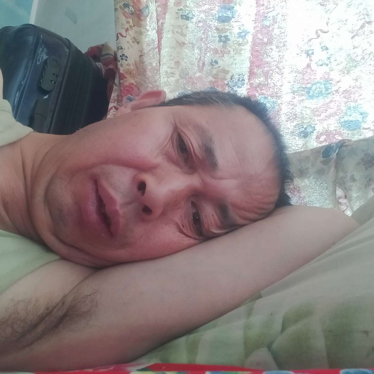 霸气的灯泡的照片