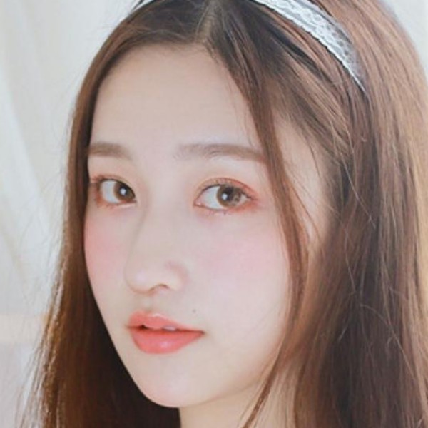 落后向美女的照片
