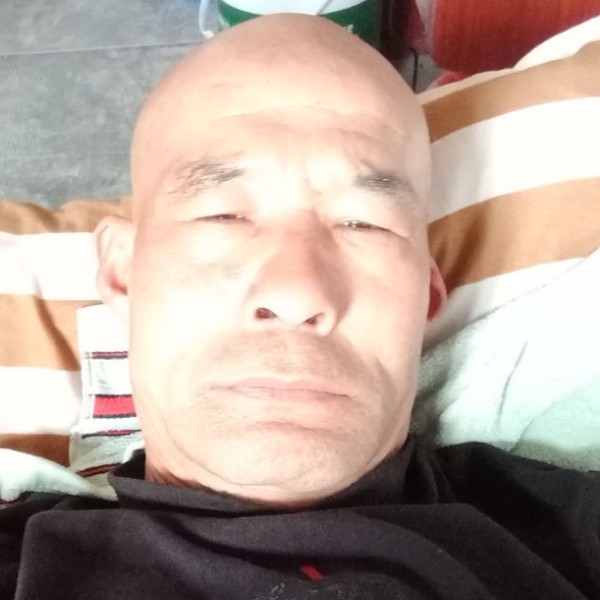 清秀回眸笑靥的照片