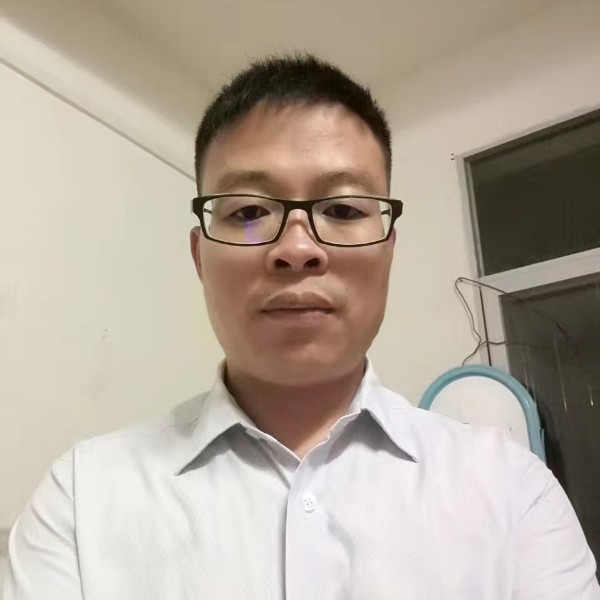 邱志忠的照片