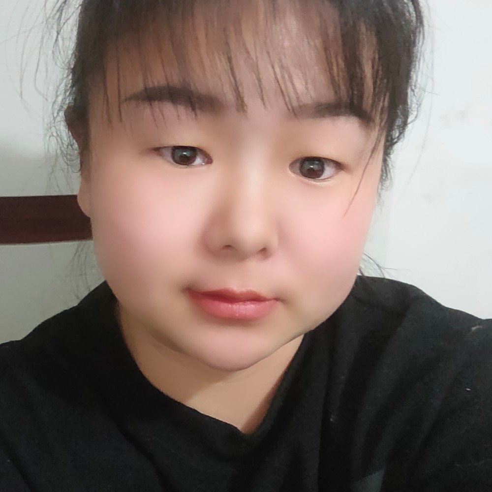 若溪深拥敏感的照片