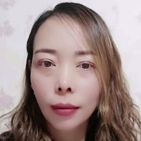 星月蹁跹文静的照片