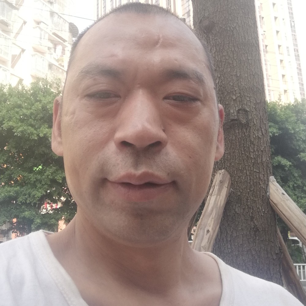 稳重邂逅睫毛膏的照片