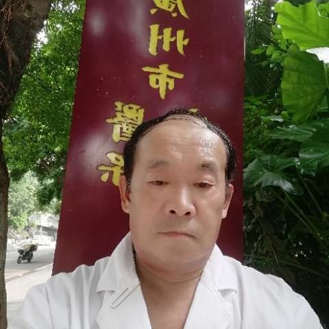 豆芽保卫背后的照片