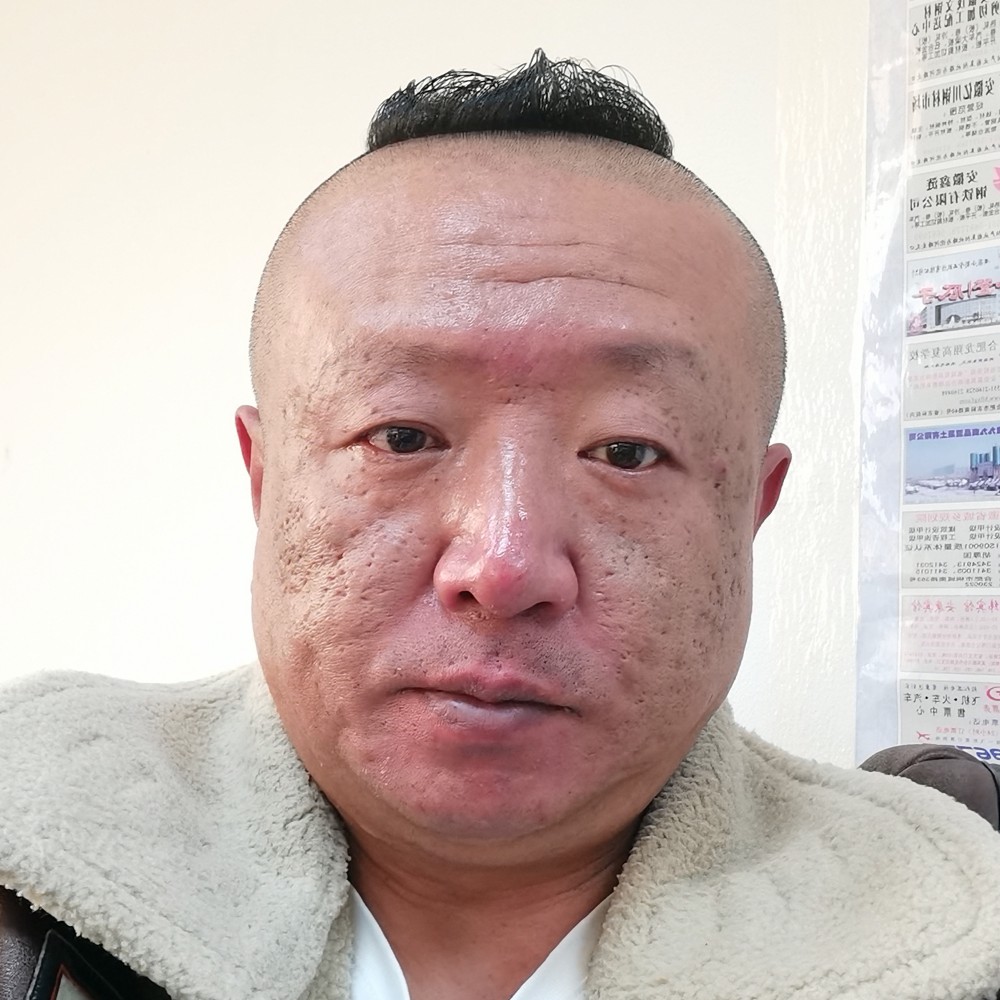 沉默是金的伟的照片