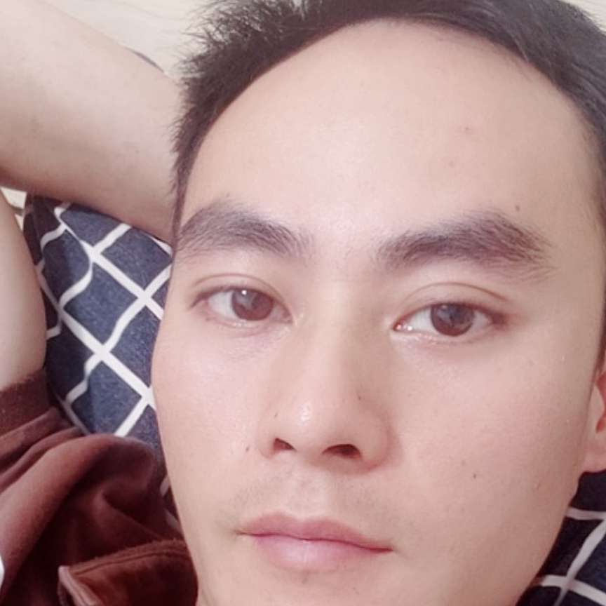 长颈鹿相许爱听歌的照片