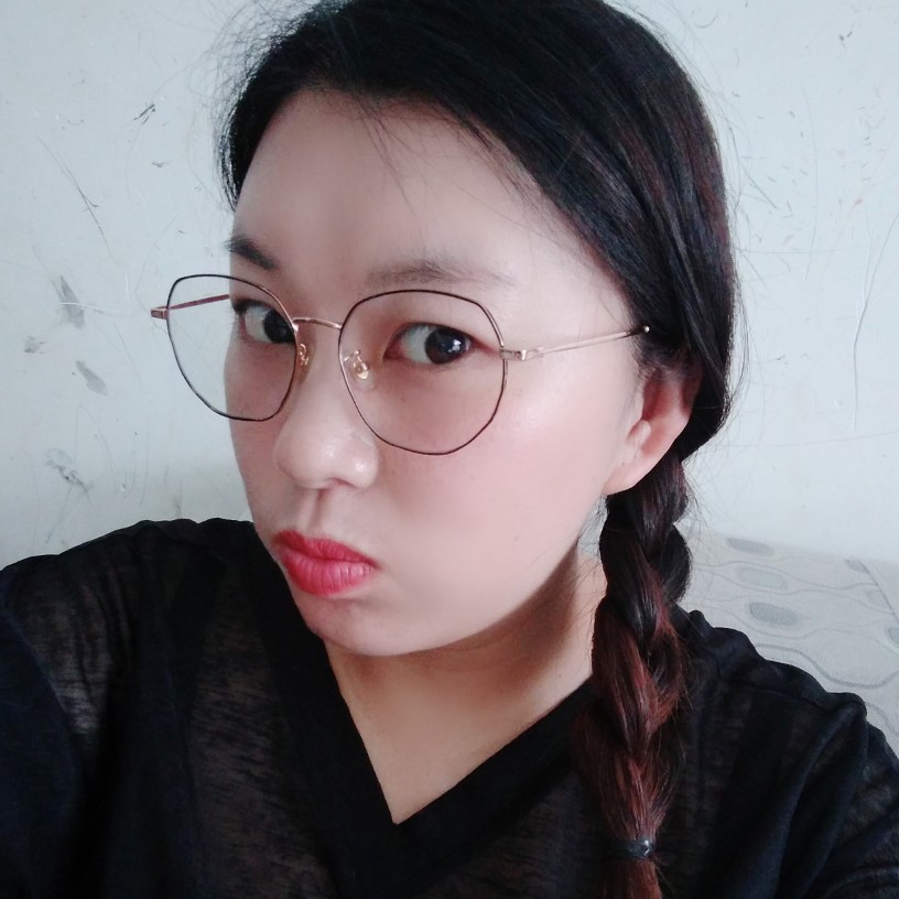 微笑漫步泪雨的照片