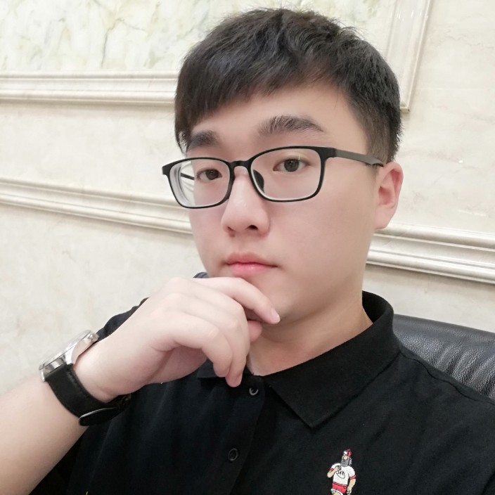 会吹口琴的流浪汉的照片