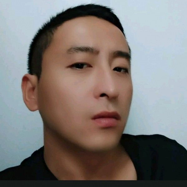 高山奋斗的照片