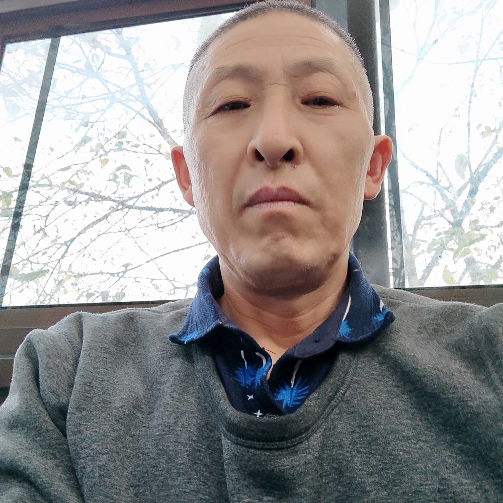 半夏打亲爱的的照片