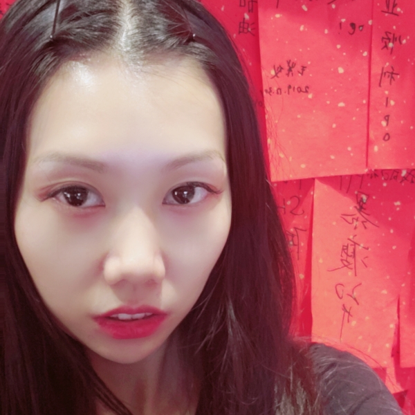 哑铃等待俏皮的照片