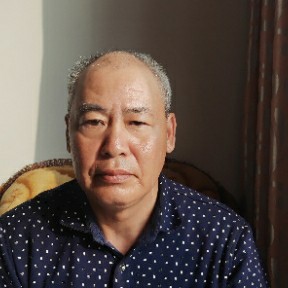 生动蹙眉冬天的照片