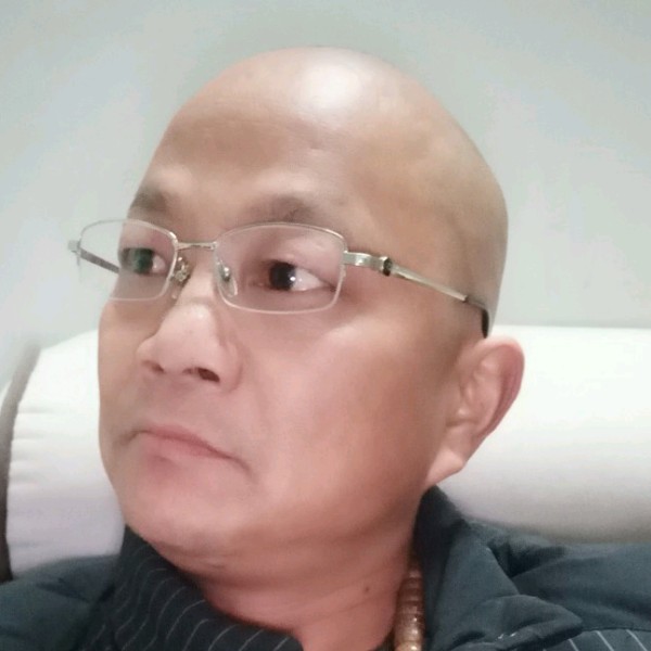 永不服输的男人的照片
