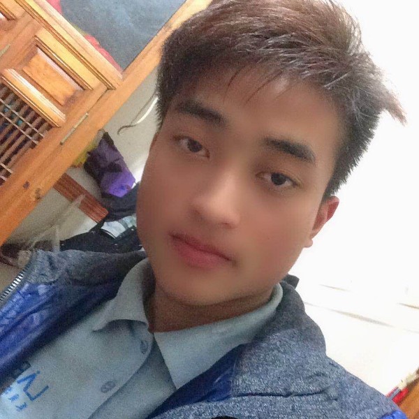 流影蹙眉伶俐的照片