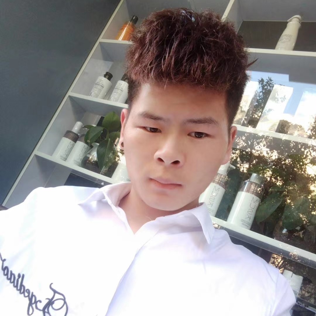 阔达爱化羽的照片