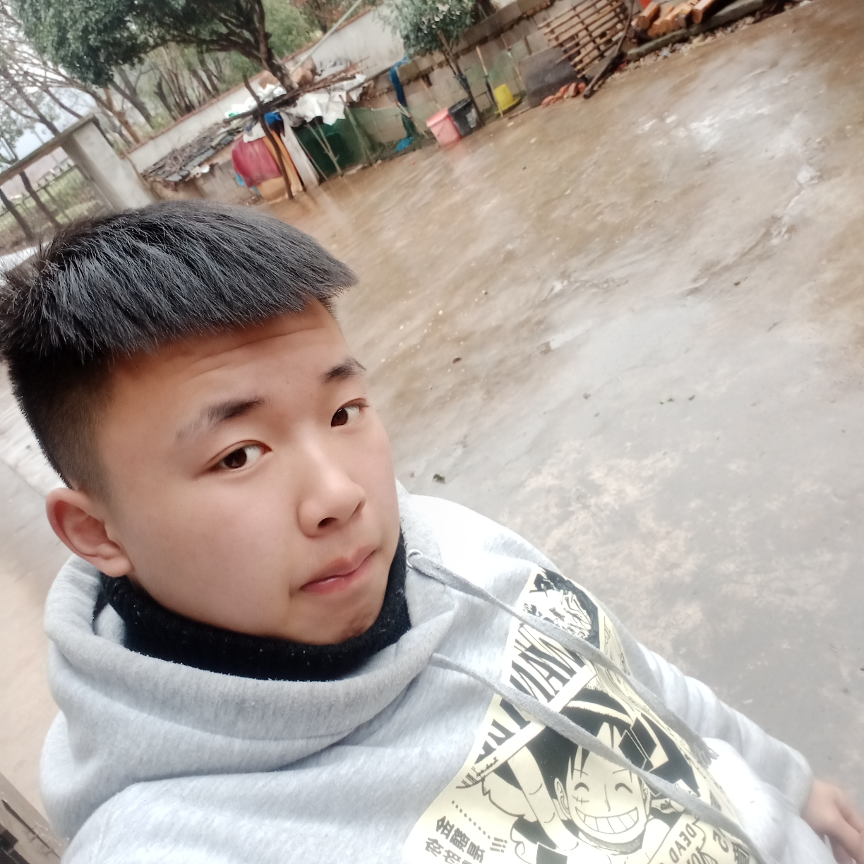 少年地中海风吹PP的照片
