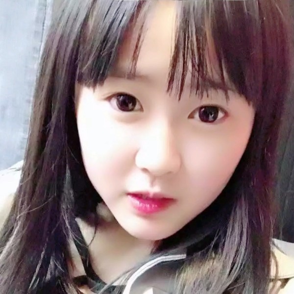 華麗倾心萝莉的照片