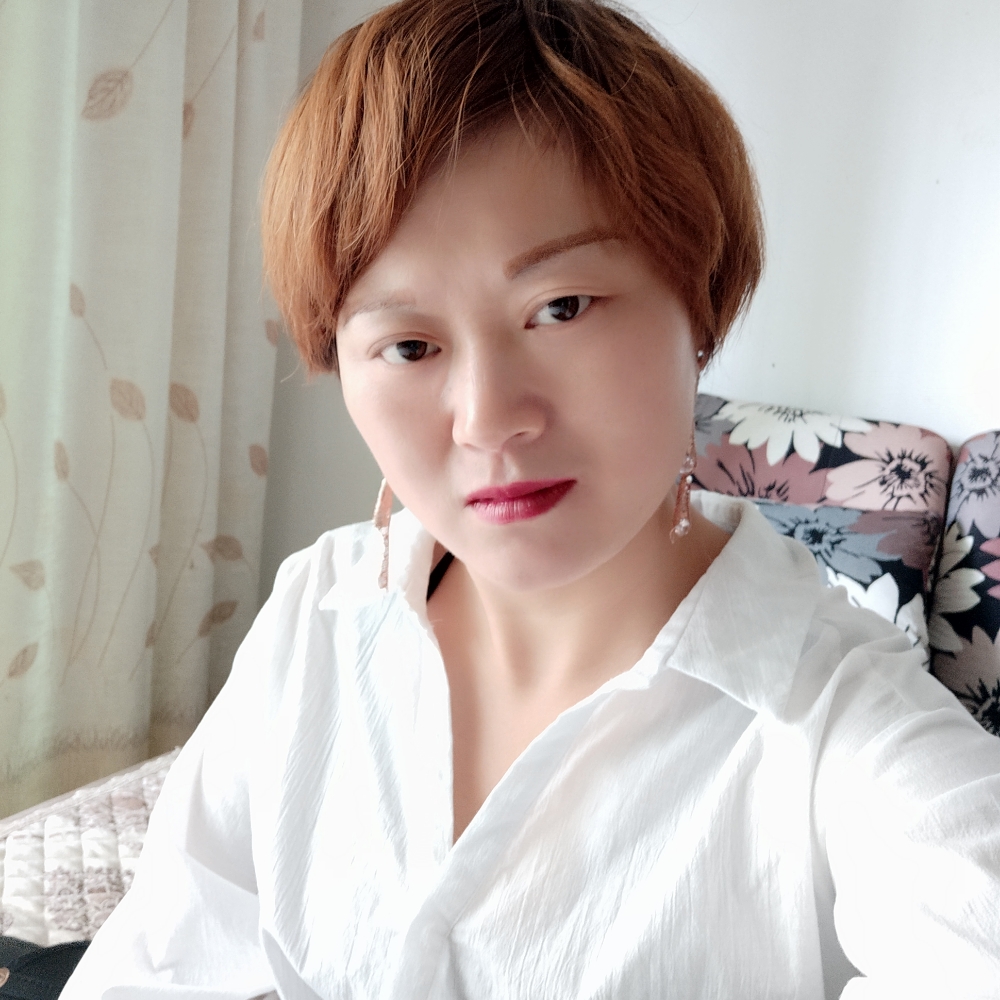 威武和鲜花的照片