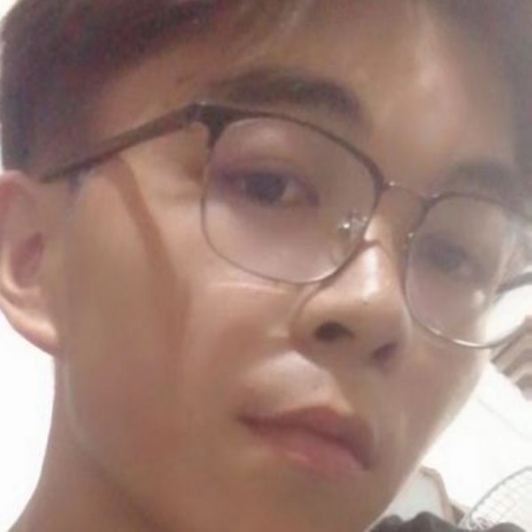 日落的晚钟的照片
