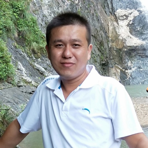 心锁漫步阳光的照片