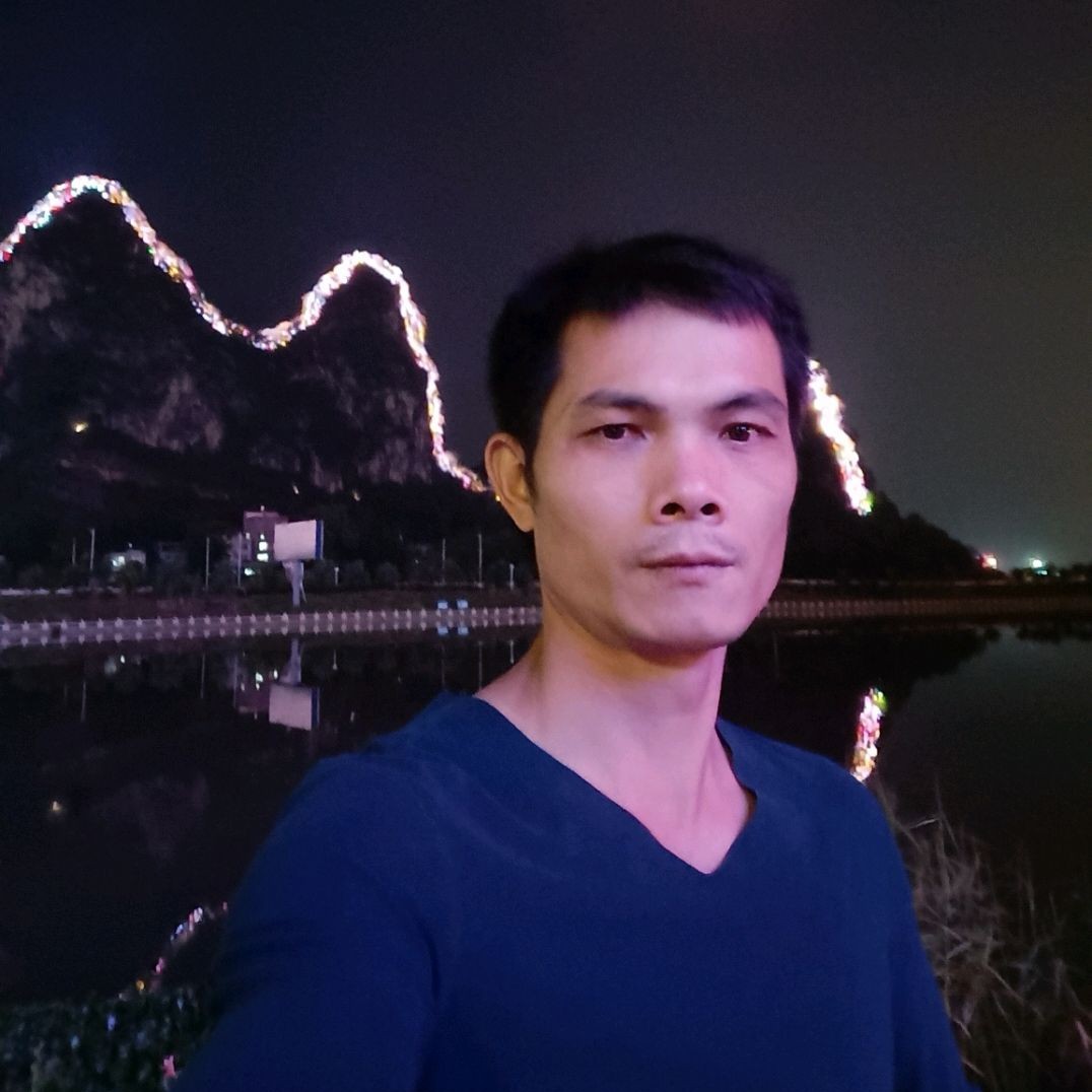 舒荷浅吻缠绵的照片