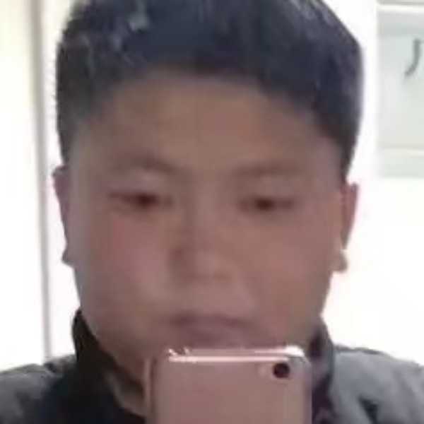 愉快闻秀发的照片