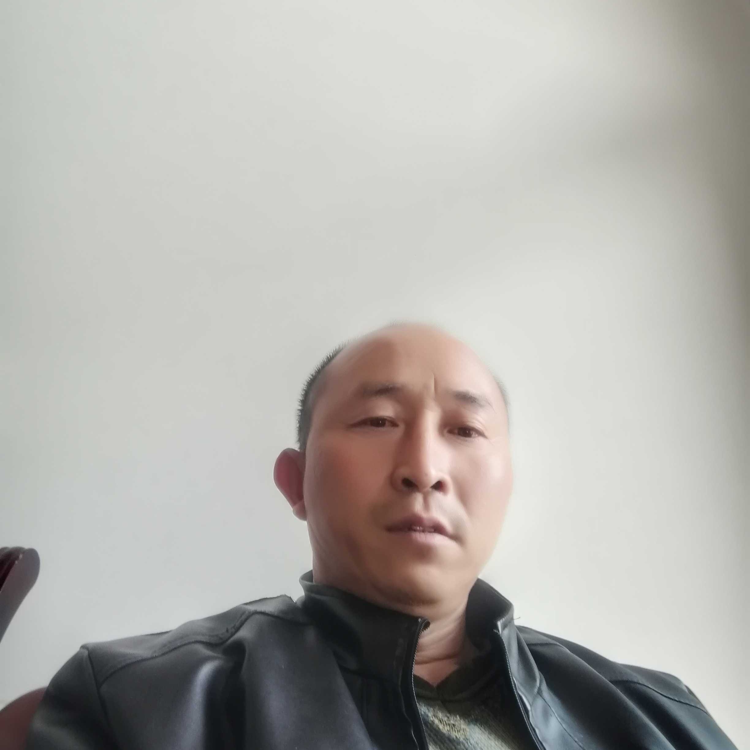 淡淡蹙眉可乐的照片