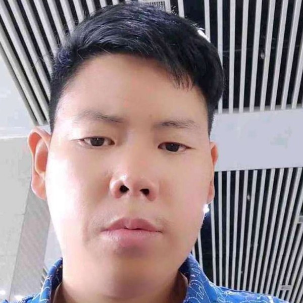 美满篮球头月的照片