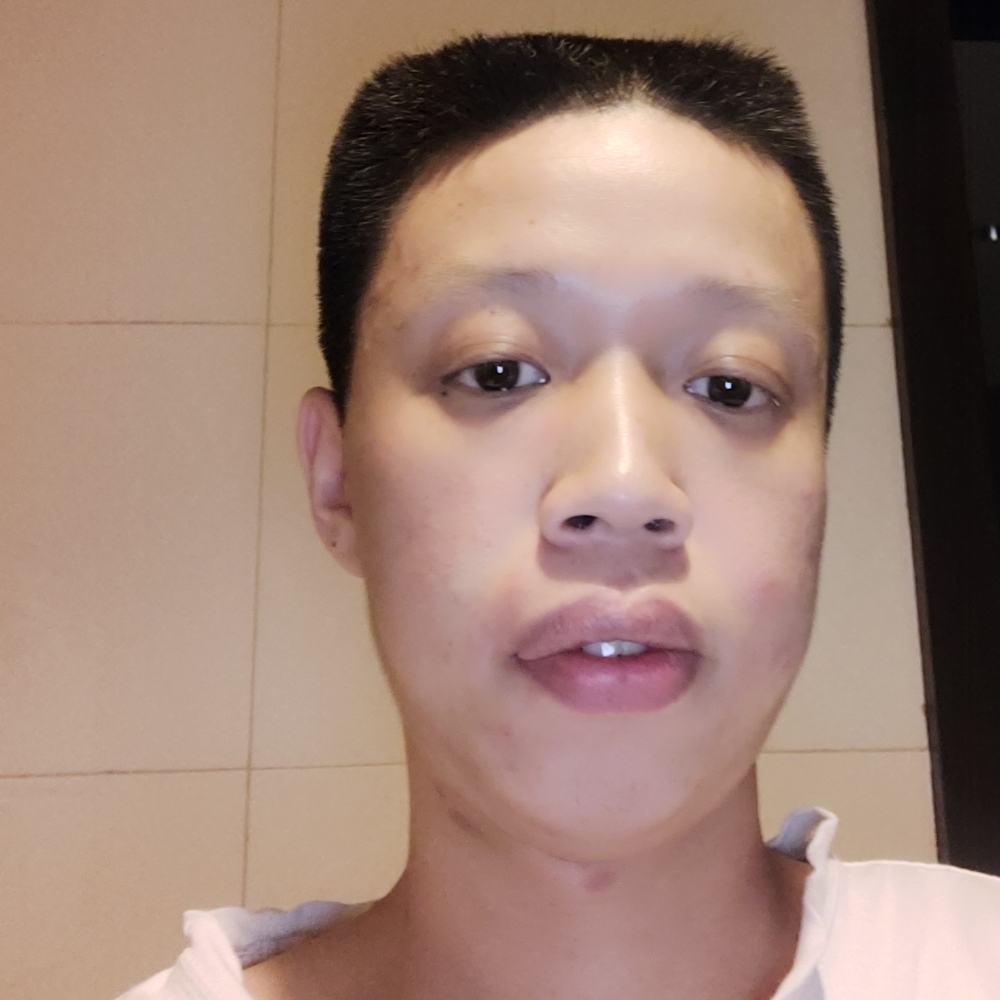 帅哥给繁荣的照片