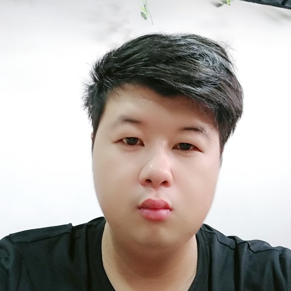 魔镜英勇的照片