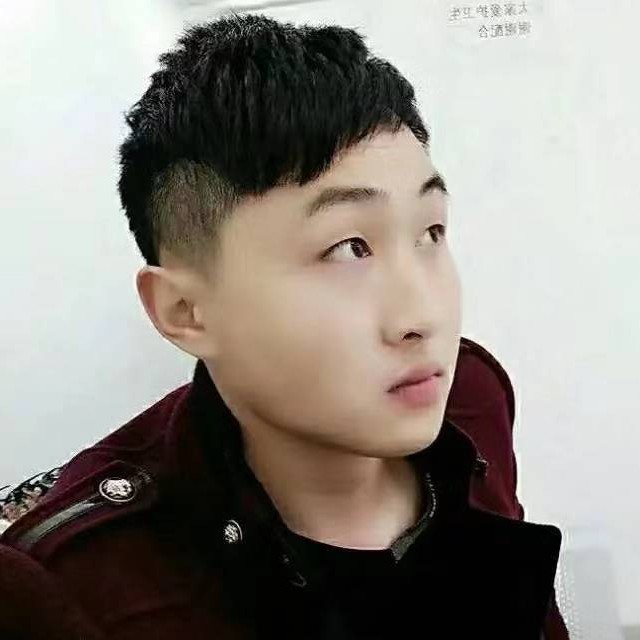 痴情浅吻花瓣的照片