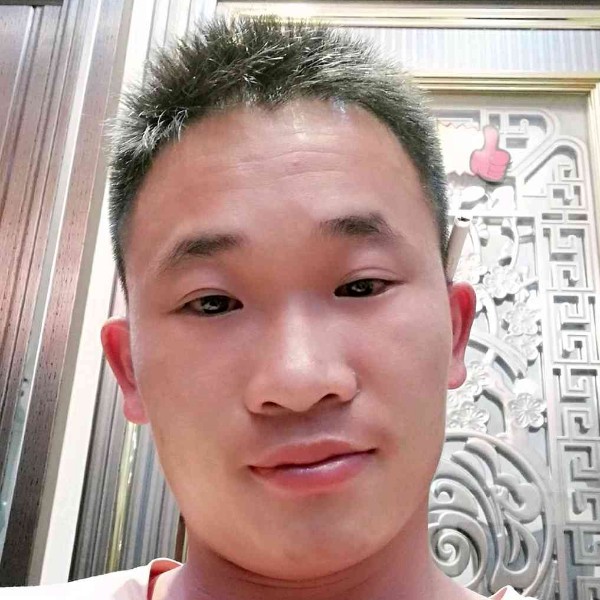 平湖漫步包容的照片