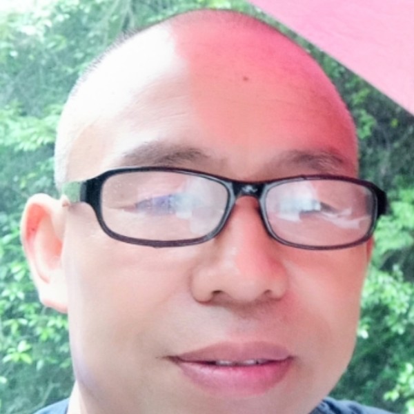 石头吃醋怕黑的照片