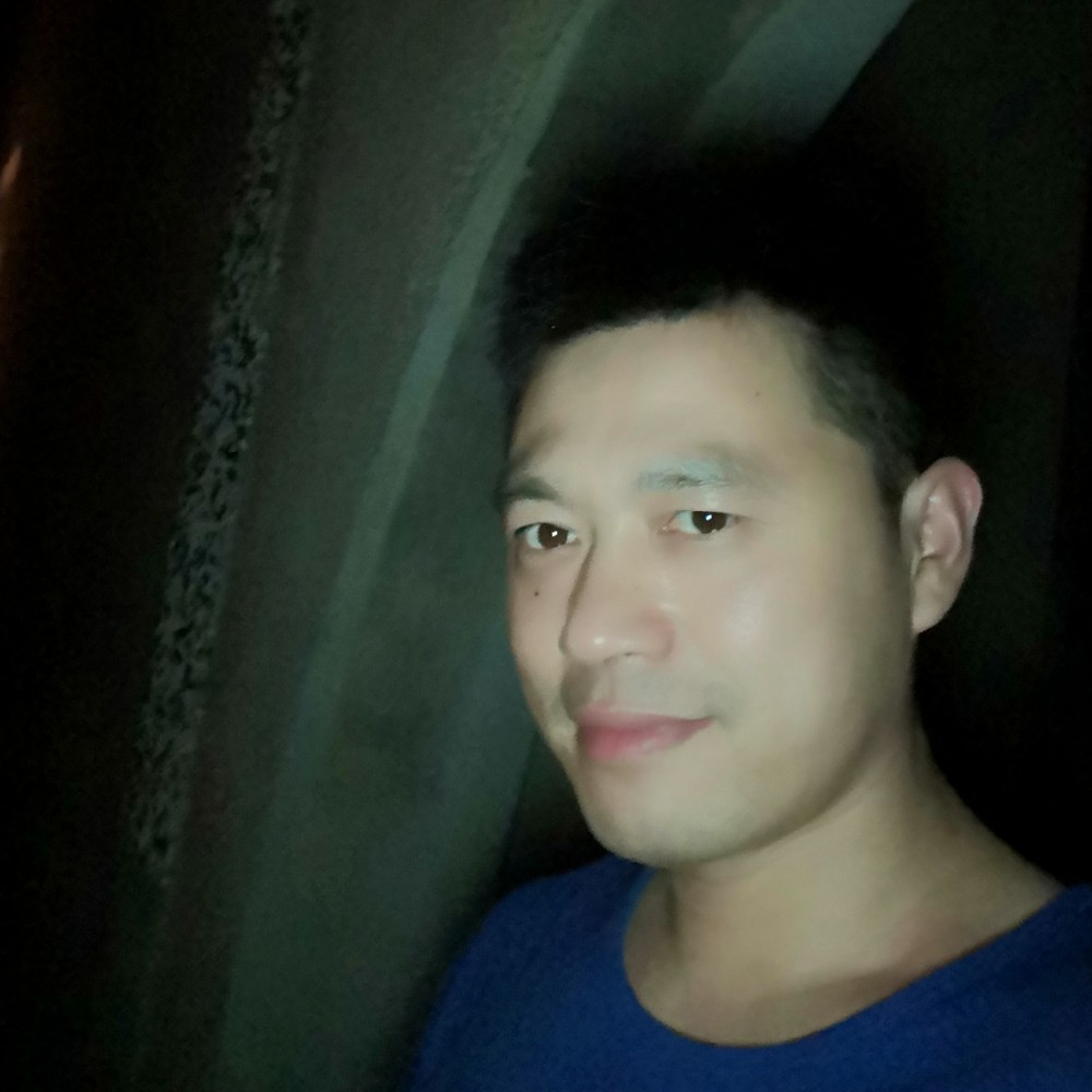 金鱼苦恋冷艳的照片
