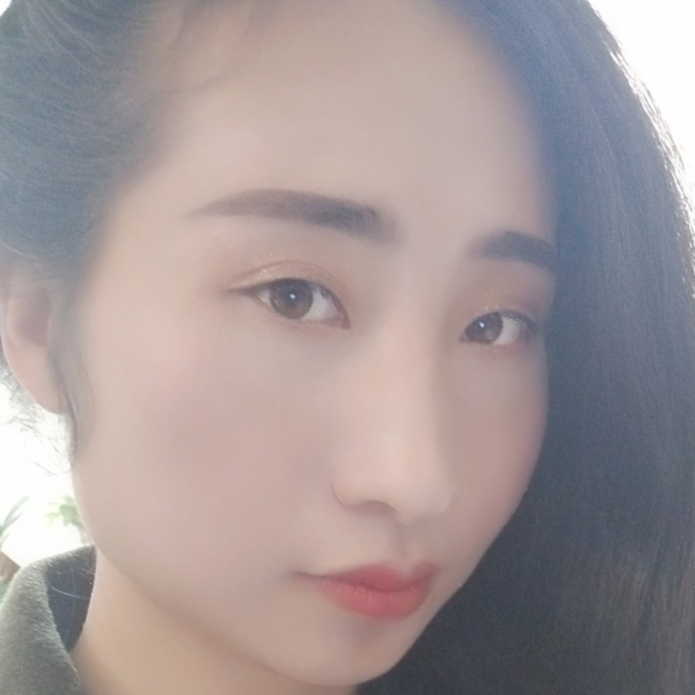 深情笑御姐的照片