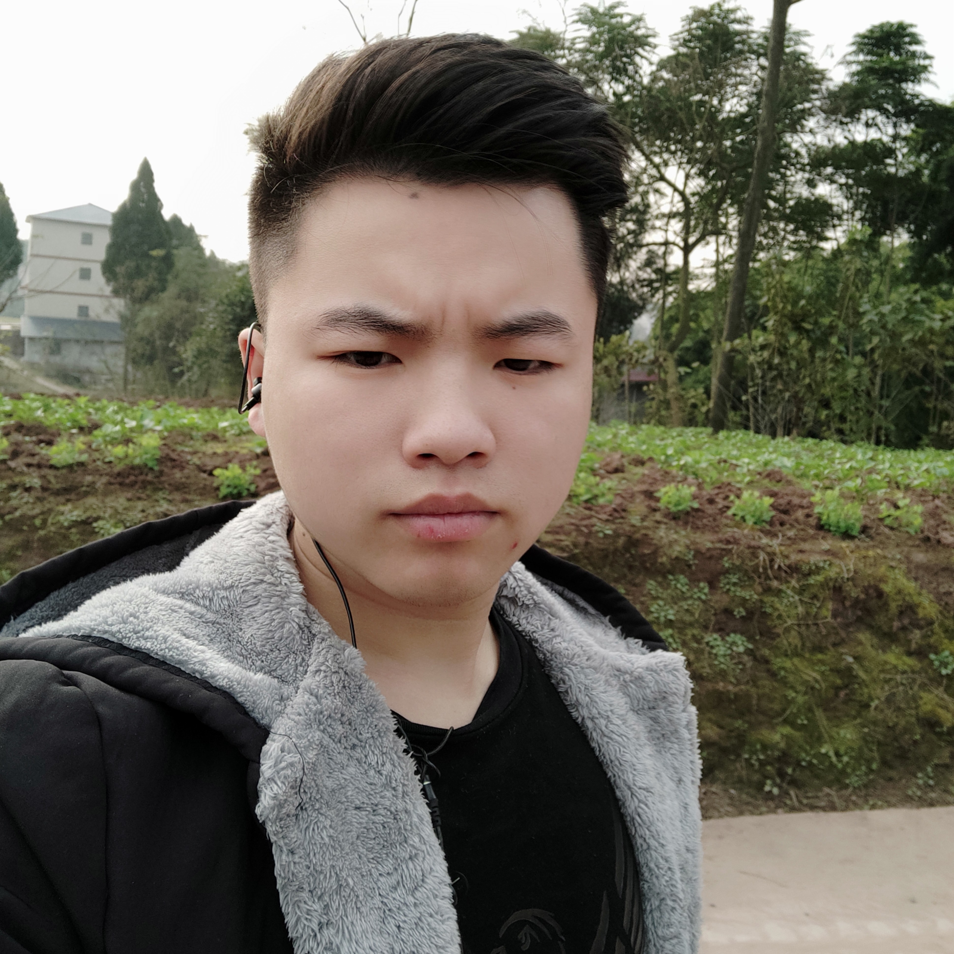 朴实蹙眉时光的照片
