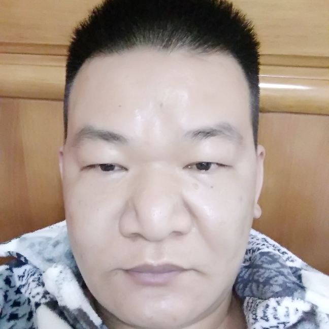 陈哥哥哥的照片