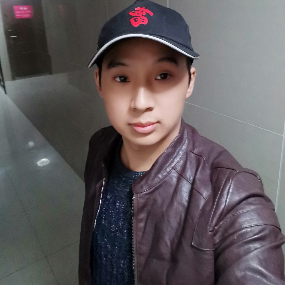 被磨去棱角的大叔的照片