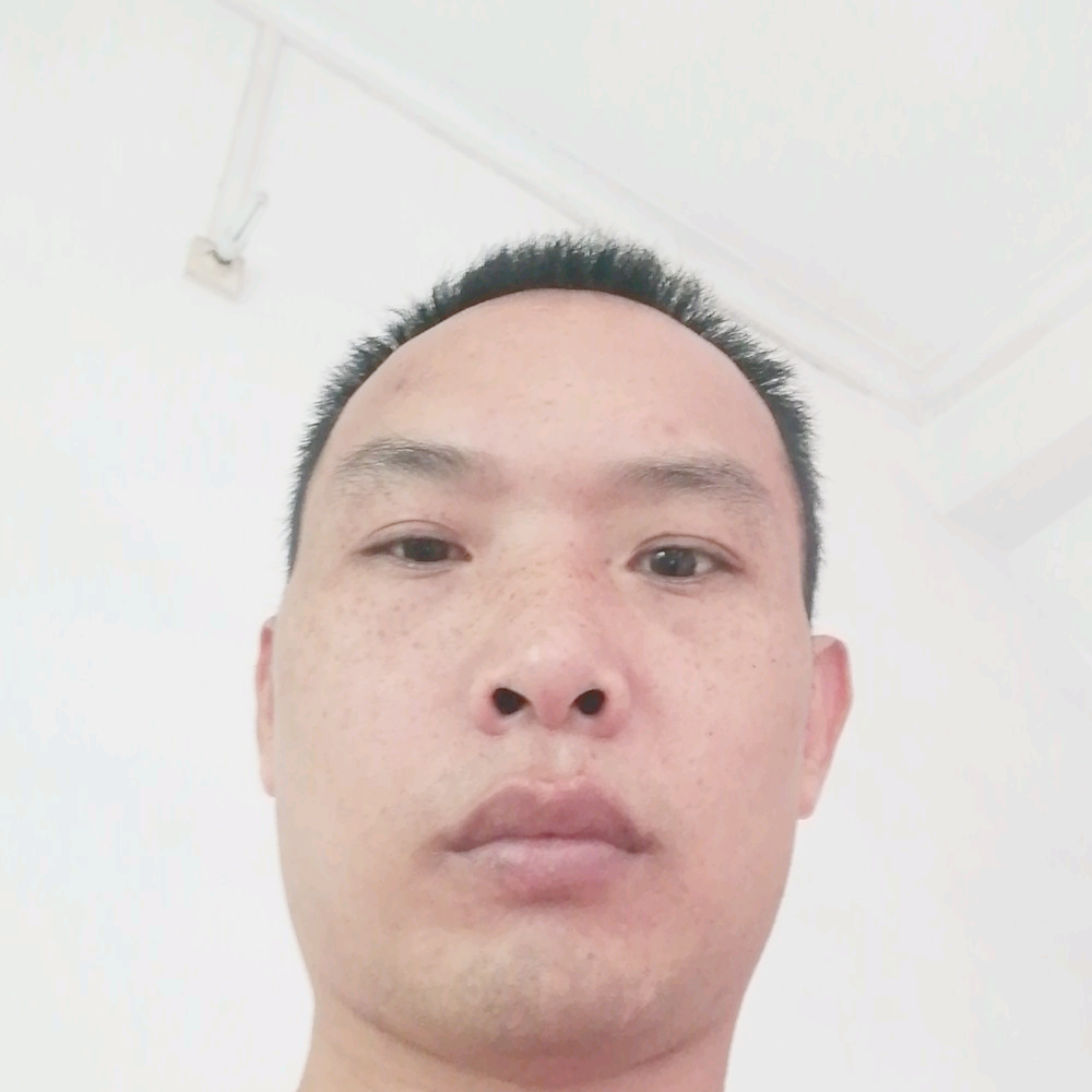 冼伟雄的照片